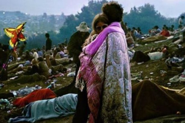 43 foto che ritraggono la follia di Woodstock 13