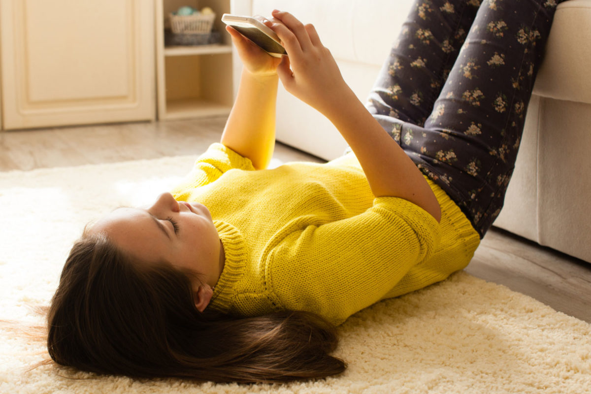 La storia di Dorothy, la madre le sequestra lo smartphone e lei twitta dal frigo 1