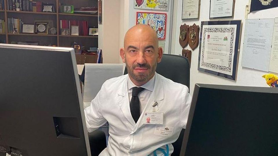 Omicron 2, Bassetti: "Più contagiosa di Omicron, predomite in Danimarca"