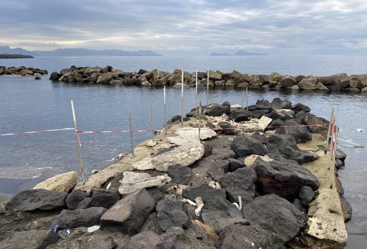 Bimbo di due anni e mezzo morto annegato: madre interrogata dai  Carabinieri