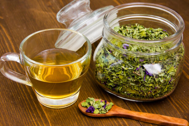 Infusi di benessere: proprietà terapeutiche delle erbe officinali e come prepararle correttamente 15