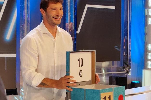 Affari Tuoi con Stefano De Martino:.