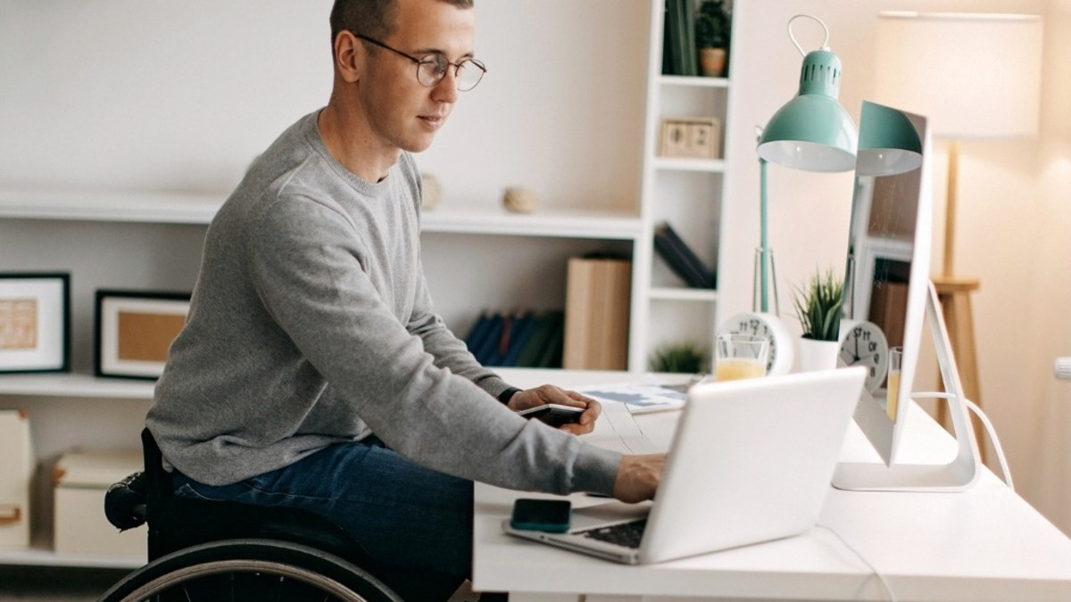 Legge 104 e smart working prioritario: tutte le novità a partire da gennaio 2026 1