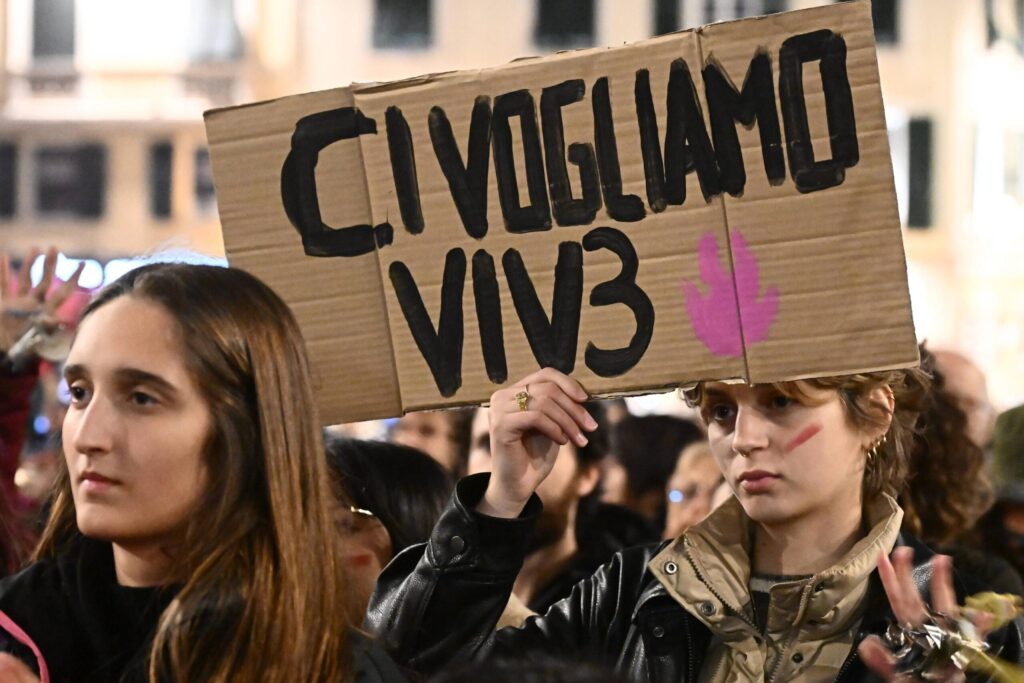 Il femminicidio è reato, approvata dalla Camera la legge che lo condanna 3